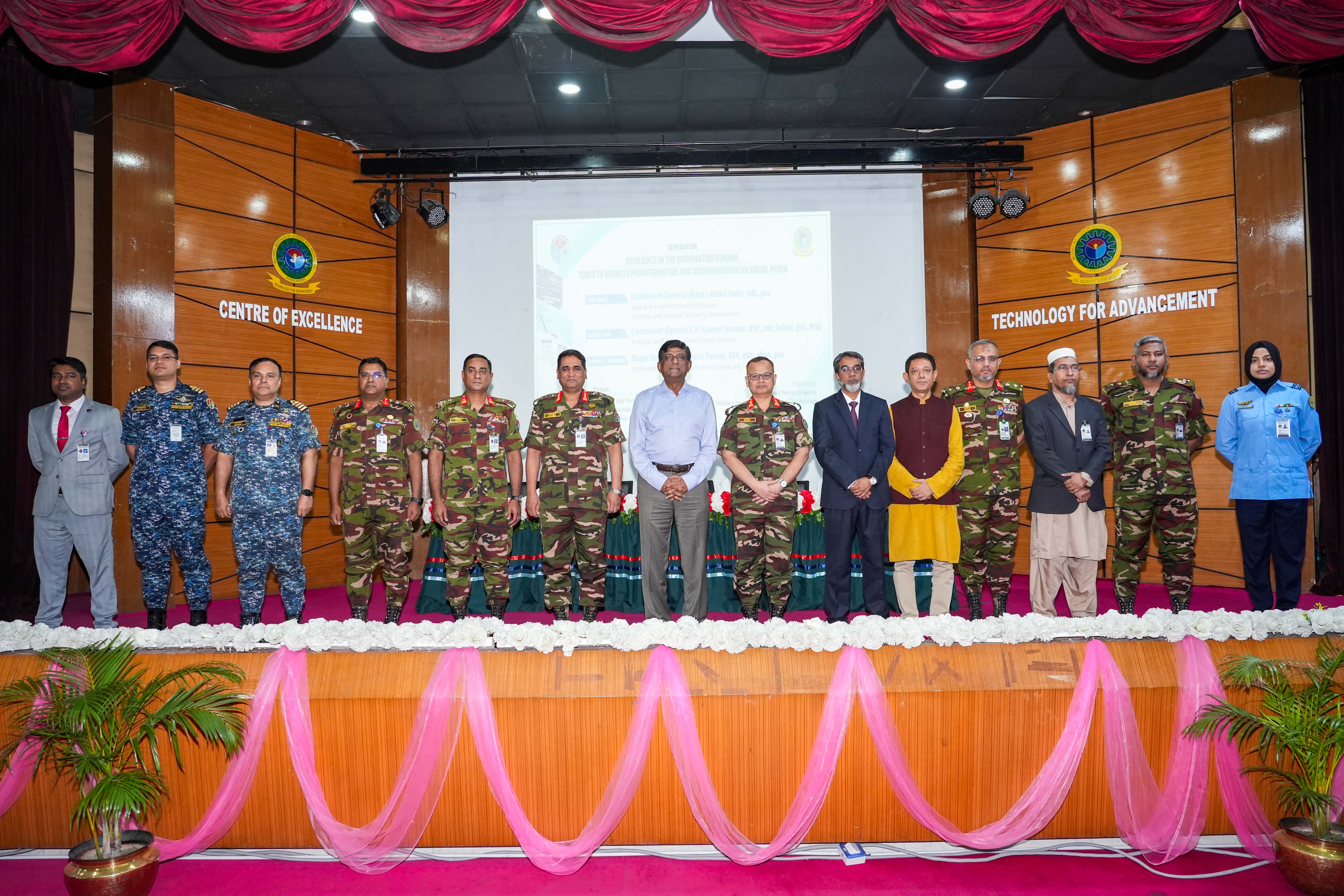 সশস্ত্র বাহিনী বিভাগ (এএফডি) ও মিলিটারি ইনস্টিটিউট অব সায়েন্স অ্যান্ড টেকনোলজি (এমআইএসটি) এর যৌথ ব্যবস্থাপনায় RESILIENCE IN THE INFORMATION DOMAIN: TOOLS TO ADDRESS MISINFORMATION AND DISINFORMATION ON SOCIAL MEDIA শীর্ষক সেমিনার অনুষ্ঠিত  