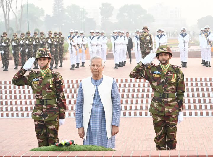 মহান স্বাধীনতা ও জাতীয় দিবস-২০২৫ উপলক্ষ্যে জাতীয় স্মৃতিসৌধে মহামান্য রাষ্ট্রপতি ও মাননীয় প্রধান উপদেষ্টা কর্তৃক পুষ্পস্তবক অর্পণের মাধ্যমে মহান মুক্তিযুদ্ধের বীর শহীদদের প্রতি শ্রদ্ধা নিবেদন