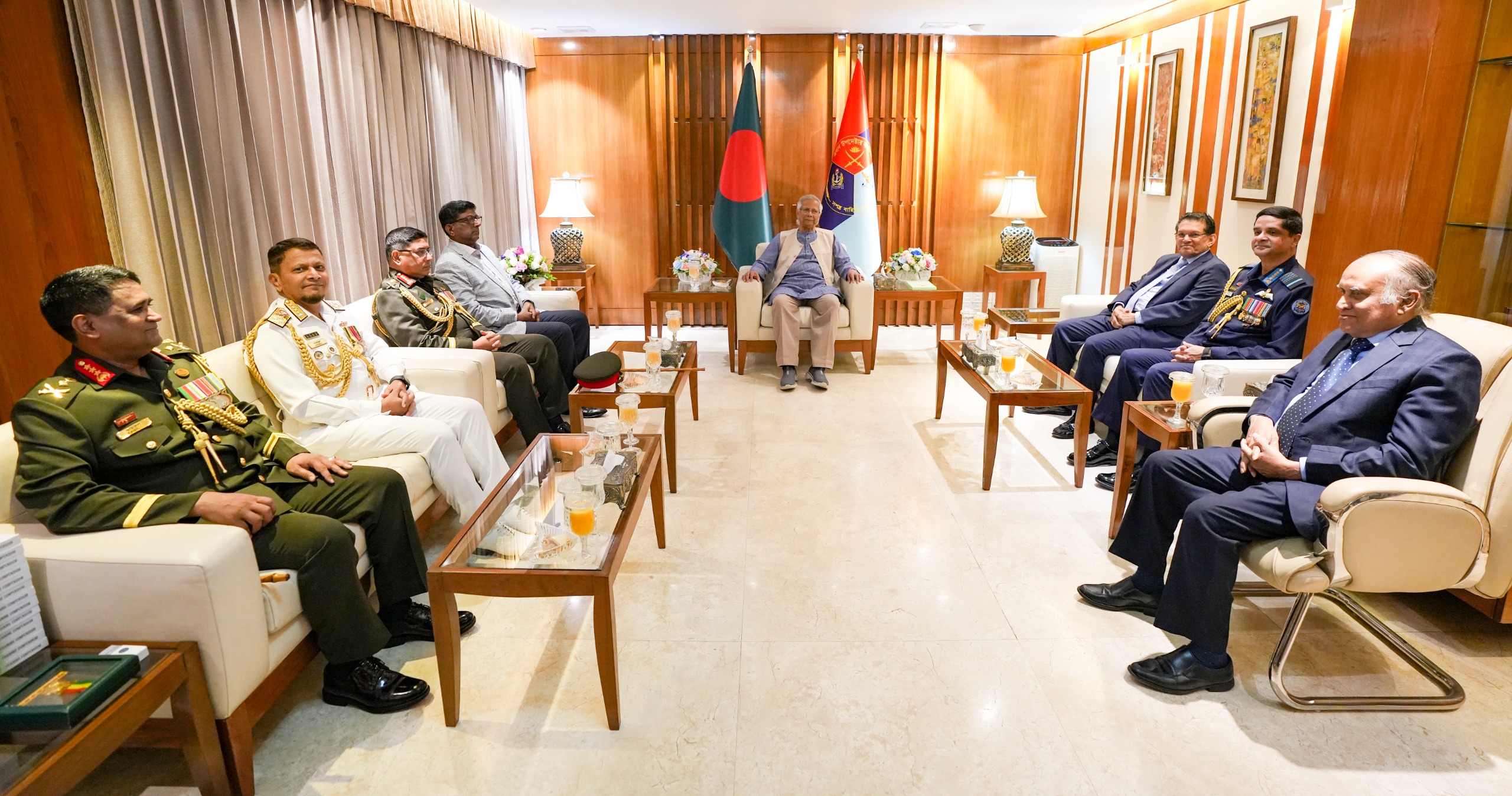 যথাযোগ্য মর্যাদায় আজ সশস্ত্র বাহিনী দিবস উদ্‌যাপিত