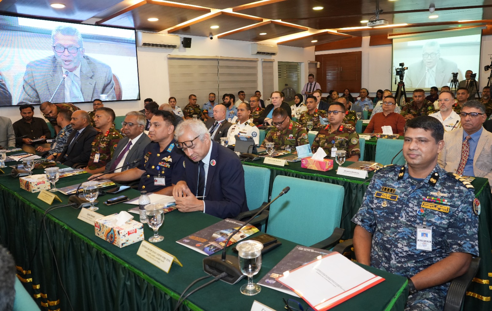 সশস্ত্র বাহিনী বিভাগ (এএফডি) ও বাংলাদেশ ইনস্টিটিউট অব ইন্টারন্যাশনাল অ্যান্ড স্ট্র্যাটেজিক স্টাডিজ (বিআইআইএসএস) এর যৌথ ব্যবস্থাপনায় ‘REGIONAL GEOPOLITICAL LANDSCAPE: IMPACTS ON THE SECURITY DYNAMICS OF BANGLADESH AND WAYS FORWARD’ শীর্ষক সেমিনার অনুষ্ঠিত