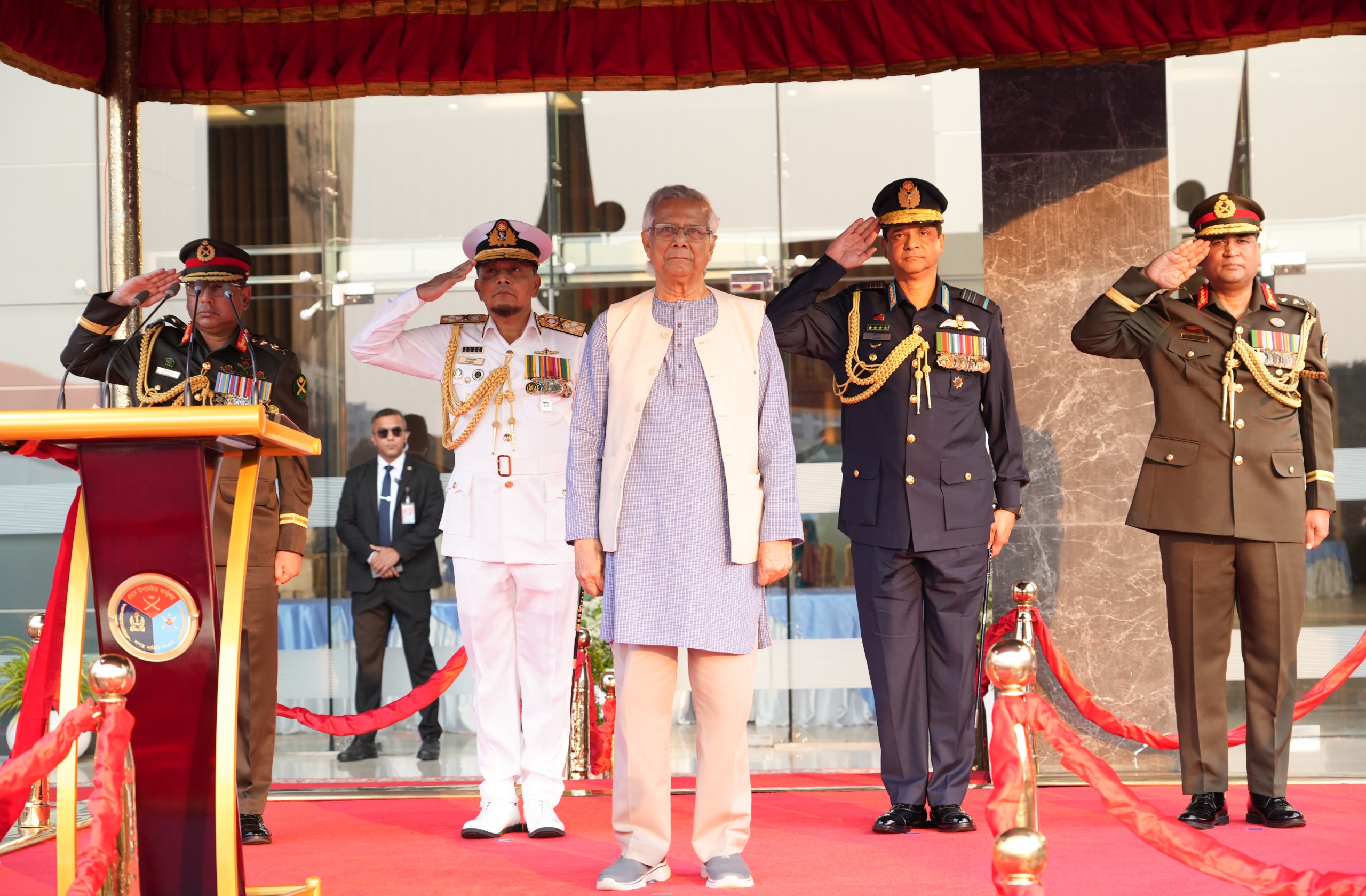 যথাযোগ্য মর্যাদায় আজ সশস্ত্র বাহিনী দিবস উদ্‌যাপিত